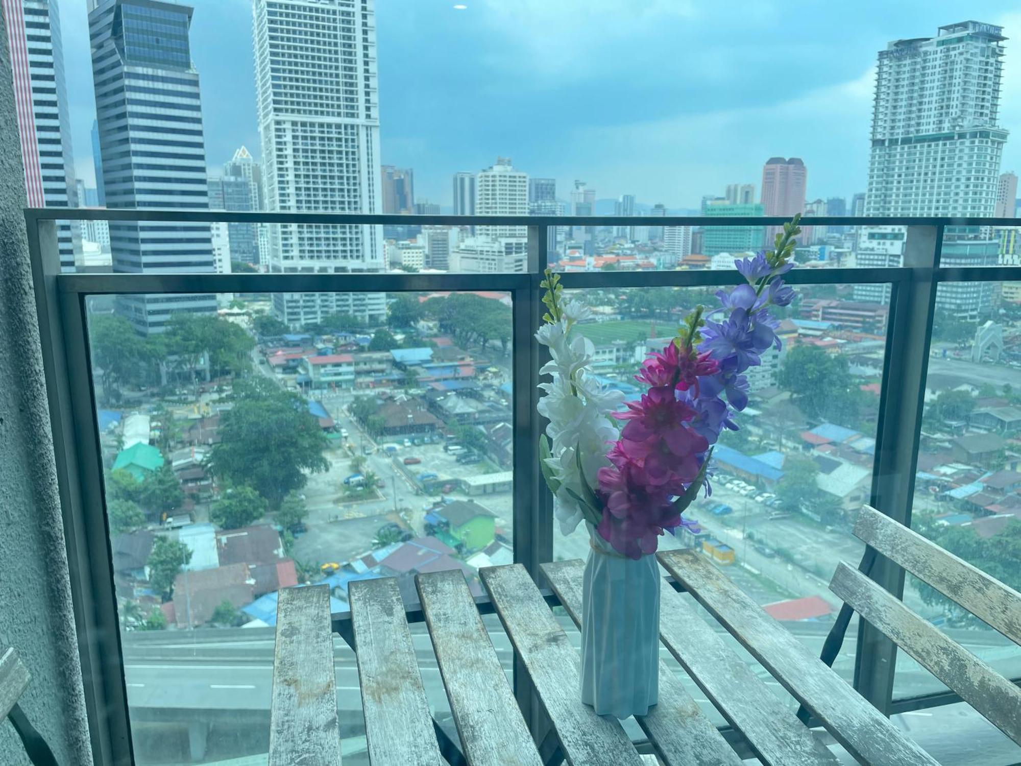 Mercu Summer Suite Klcc By Minshuku Kuala Lumpur Esterno foto