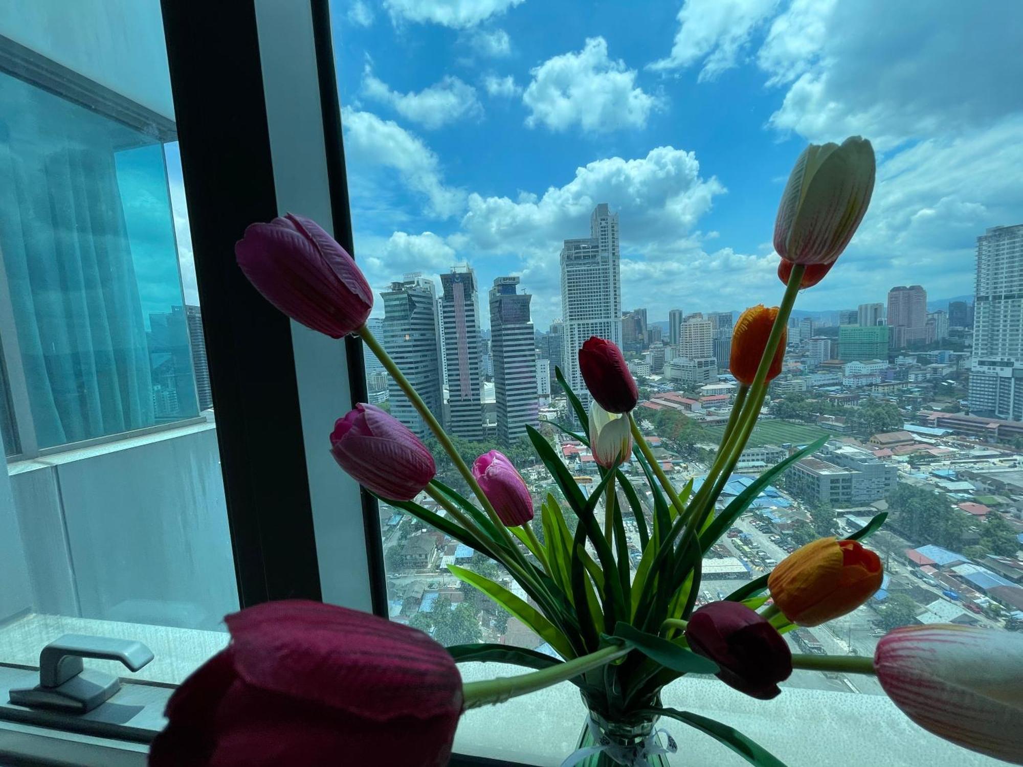 Mercu Summer Suite Klcc By Minshuku Kuala Lumpur Esterno foto